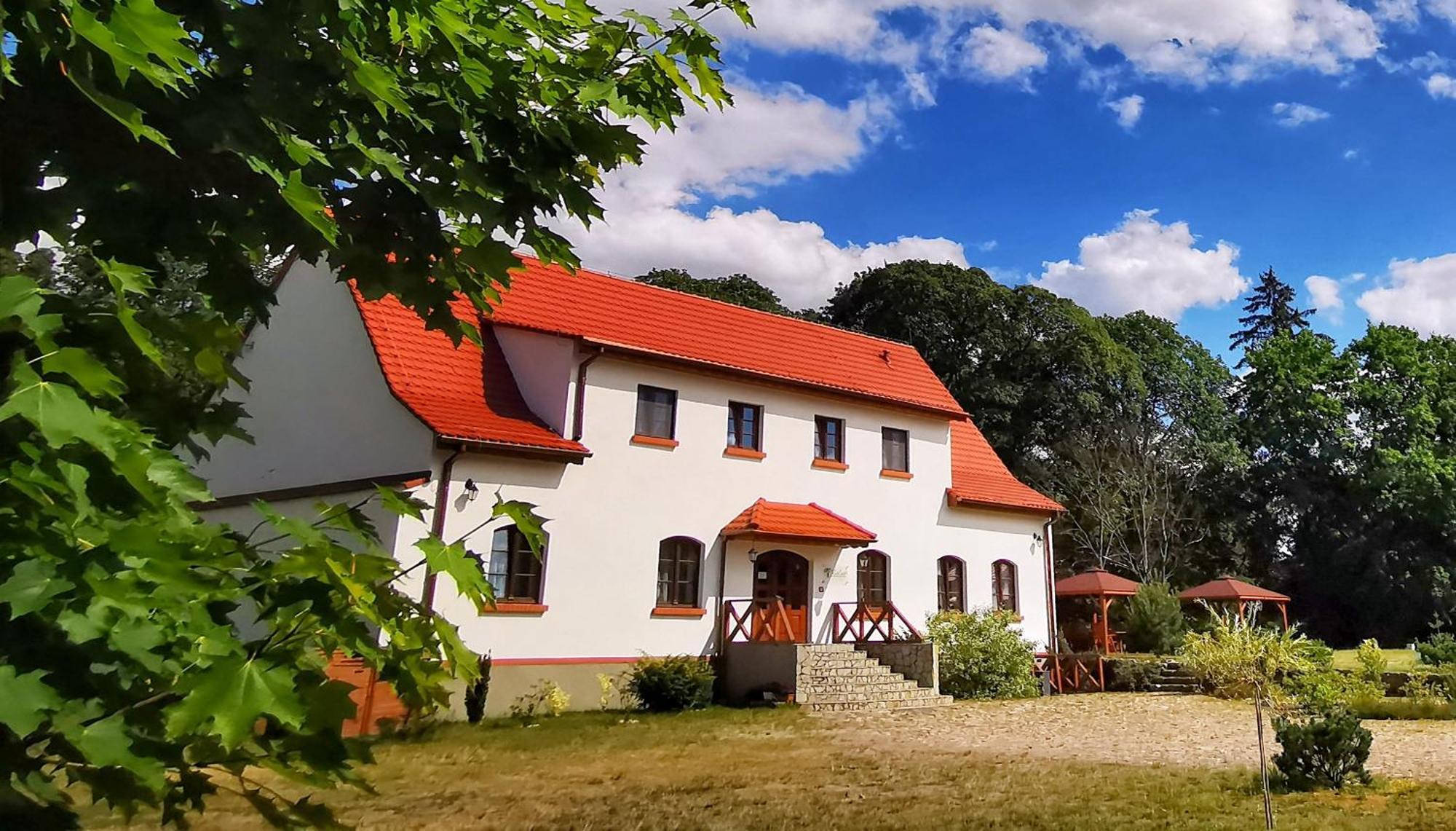 Gospodarstwo Nad Jeziorem Zalom  Экстерьер фото